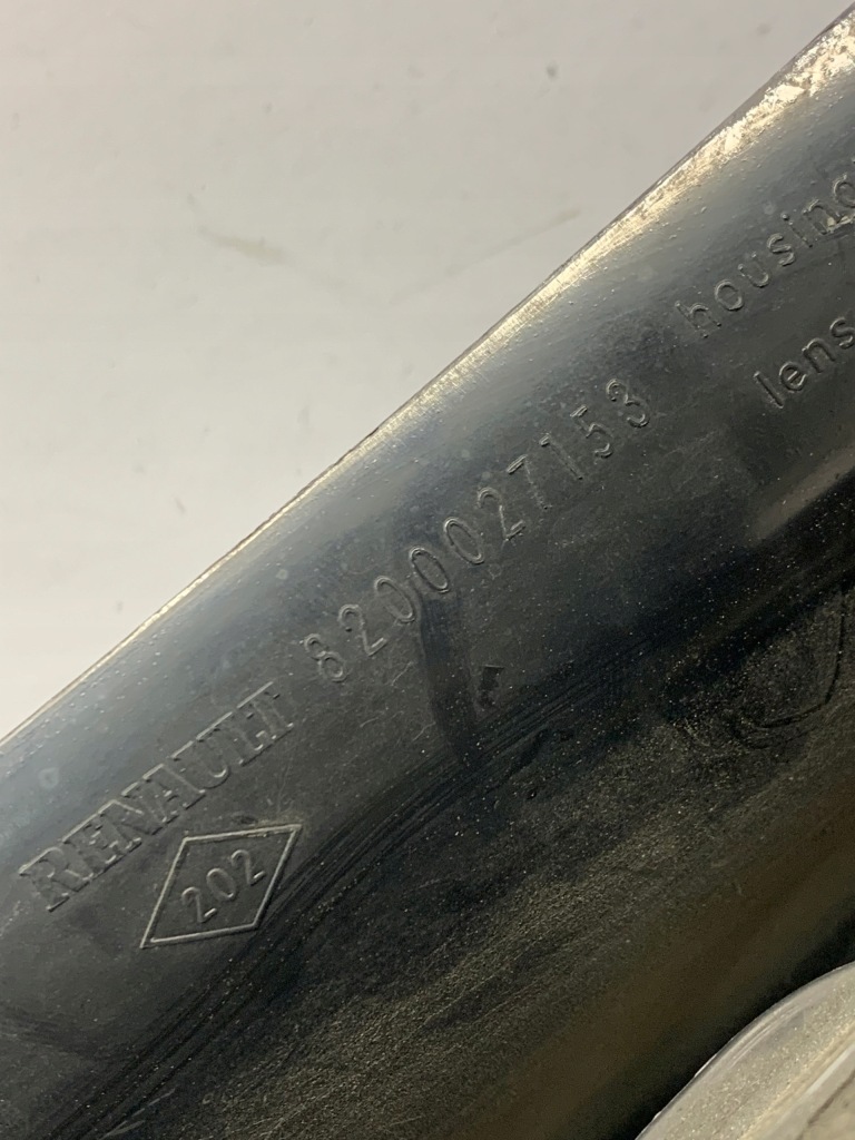 Лампа задняя левая 89023832 renault в Украине