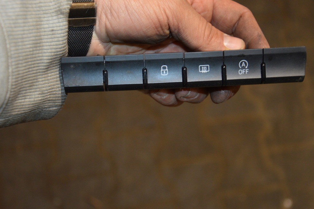 фото №1, Skoda rapid sb панель, переключатели 5ja927132ap