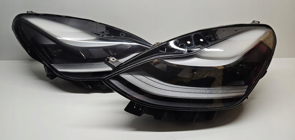 Купити Tesla 3 рестайлінг  фара full led лівий праві фара комплект