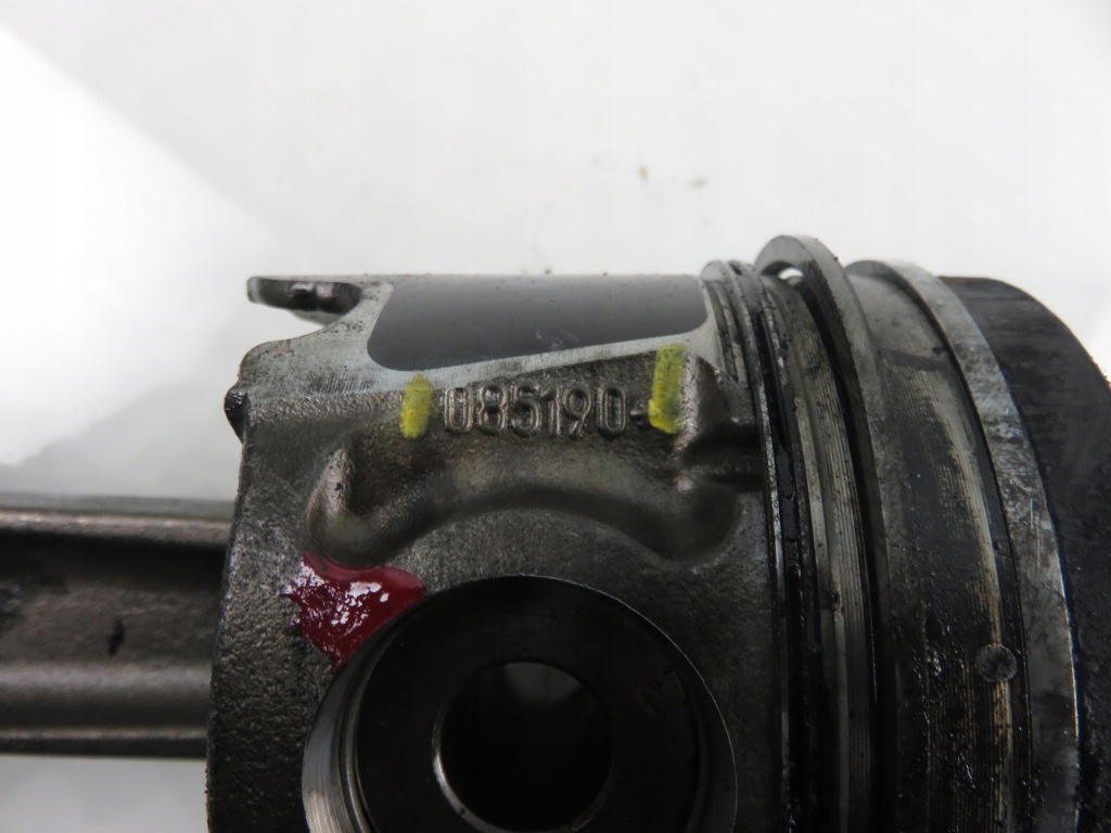 Поршень шатун 2.0 hdi rhr dw10bted4 hs2ri 085190 Зі Шроту