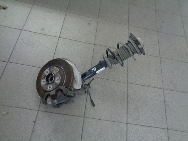 фото №1, Mcperson поворотный кулак правая mini cooper f56 f57 cabrio 1.5 бензин 2018 rok