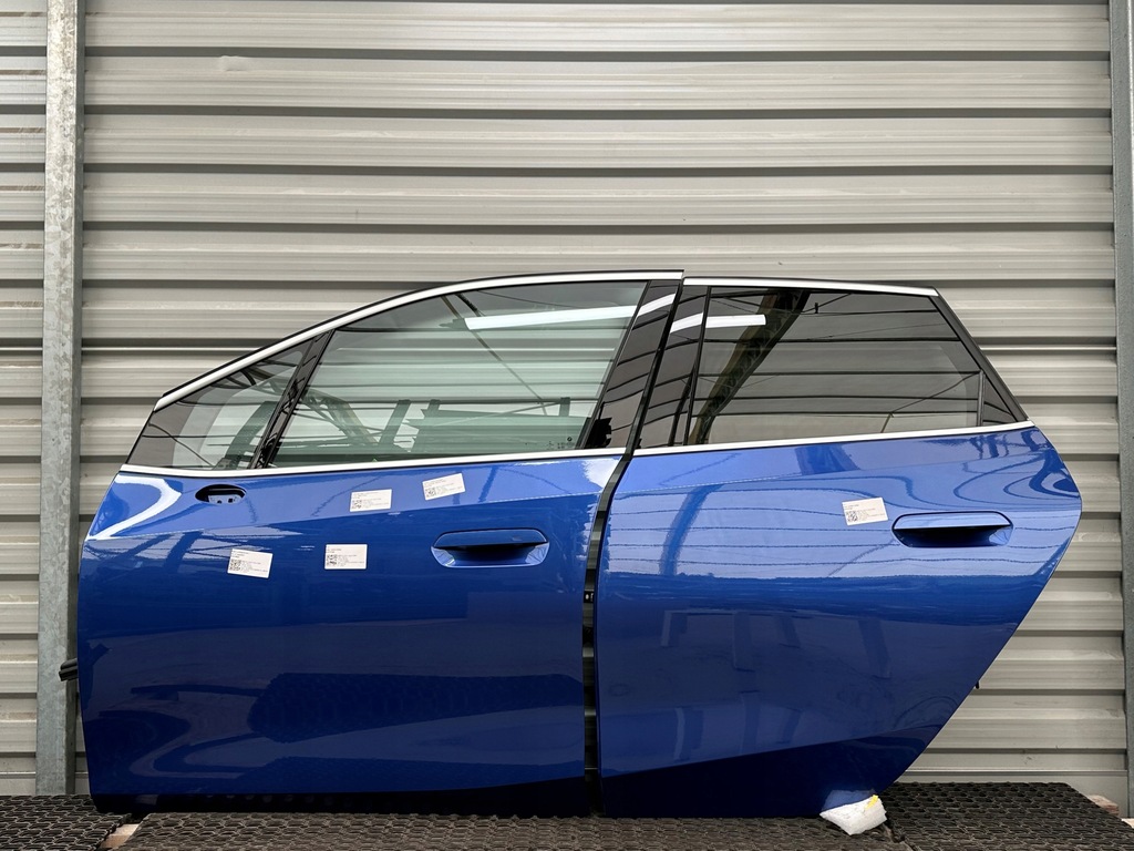 фото №1, Bmw 2 u06 двері ліва сторона комплект c31