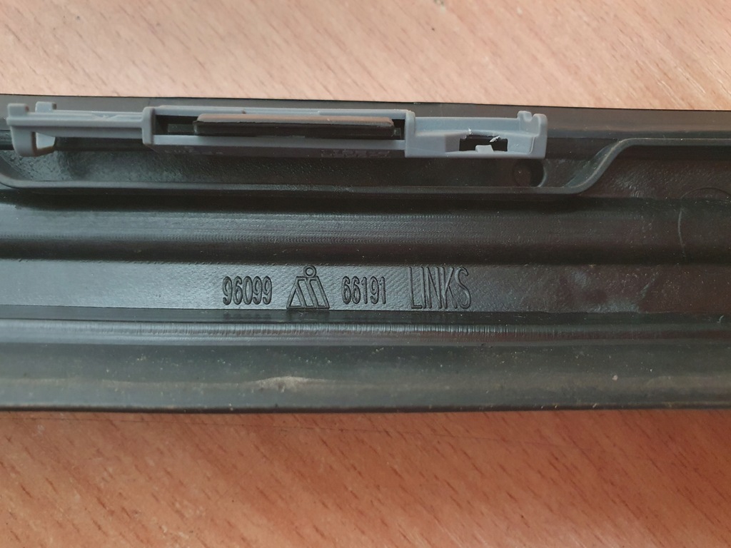 фото №16, Молдинг стекло перед стойка citroen ds5