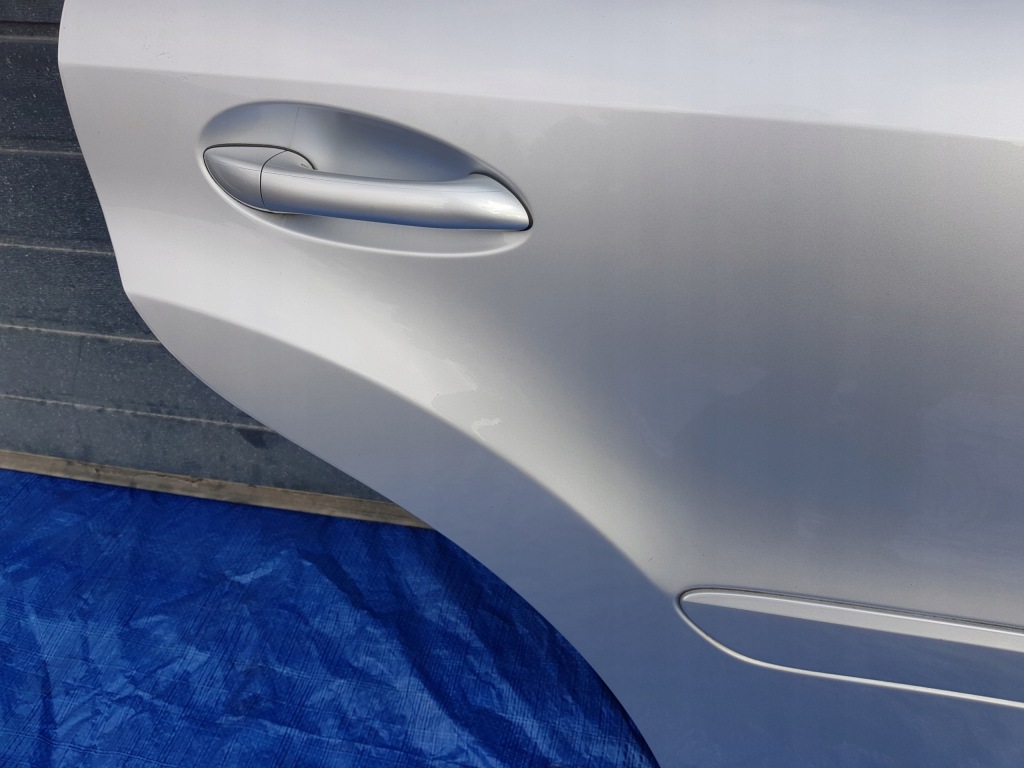 Дверь правый задний  mercedes ml w164 рестайлинг  c775 775 Киев