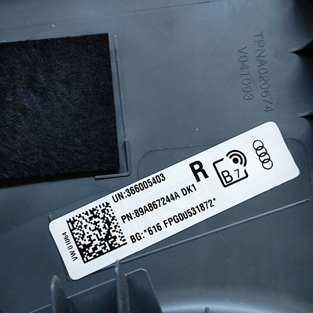 фото №6, Audi q4 sportback e-tron 2023 правая сторона защита верхний стойка / b