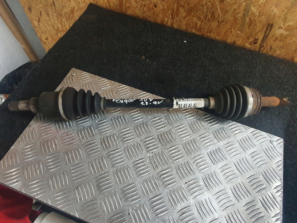 фото №1, Peugeot 108 c1 ii 1.2 приводной вал левая b000904080