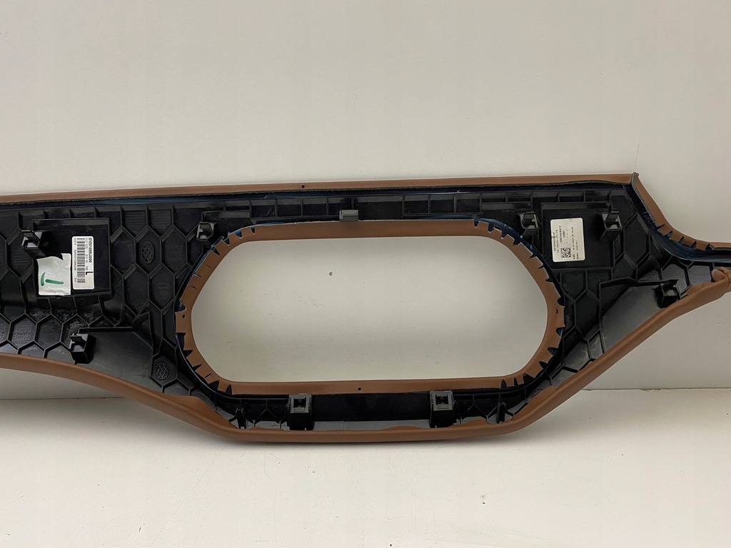 фото №8, Skoda enyaq iv накладка кожа dekor консоли верхний