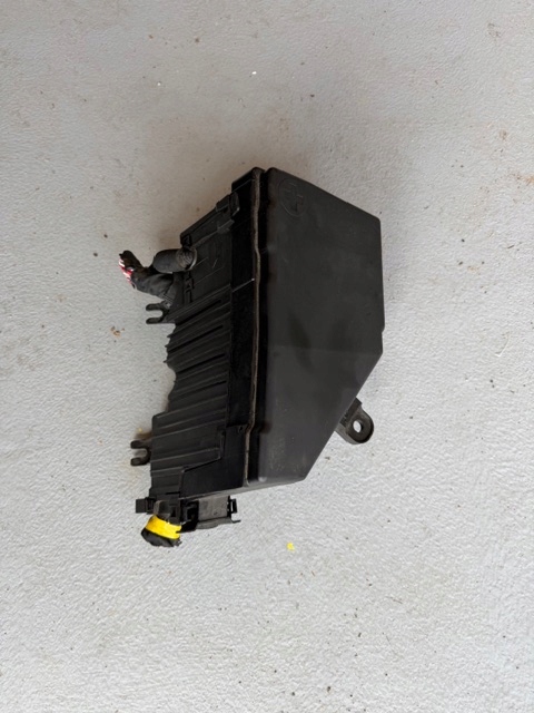 Купити Корпус корпус коробка запобіжників комплектна renault austral 1.2 e-tech