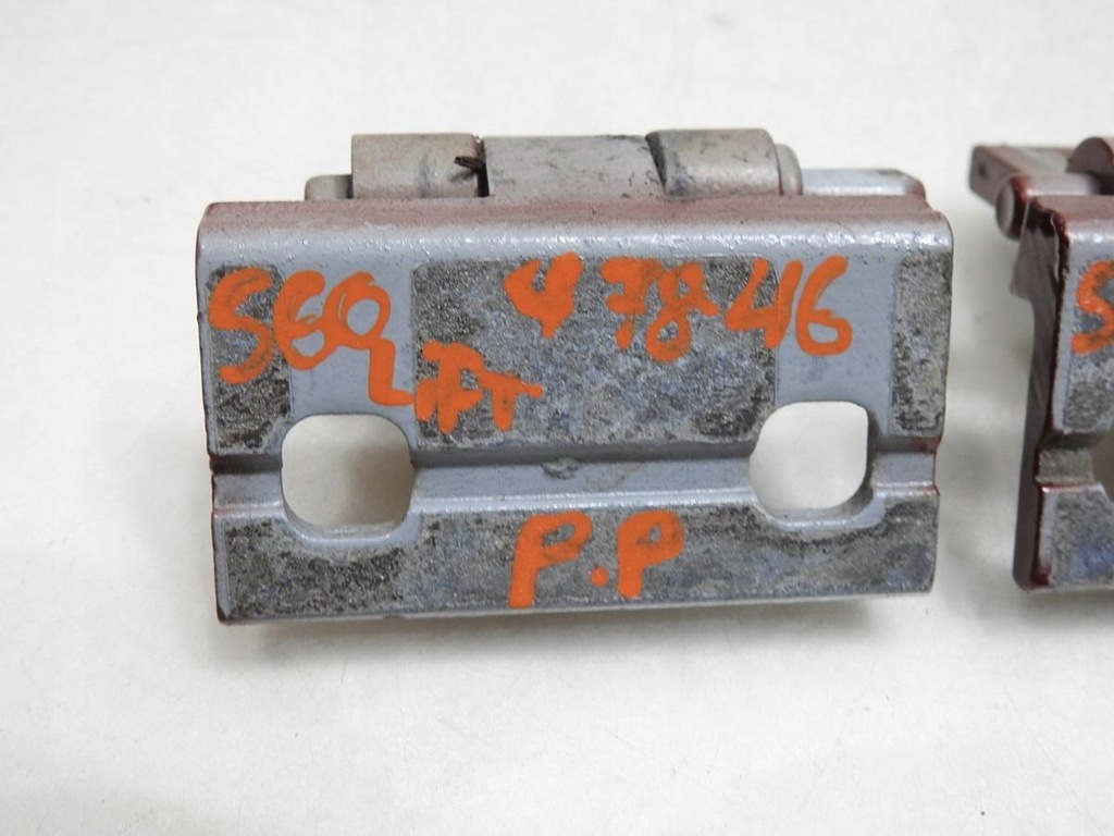 фото №5, Петли дверь правый перед 478-46 volvo s60 i lift