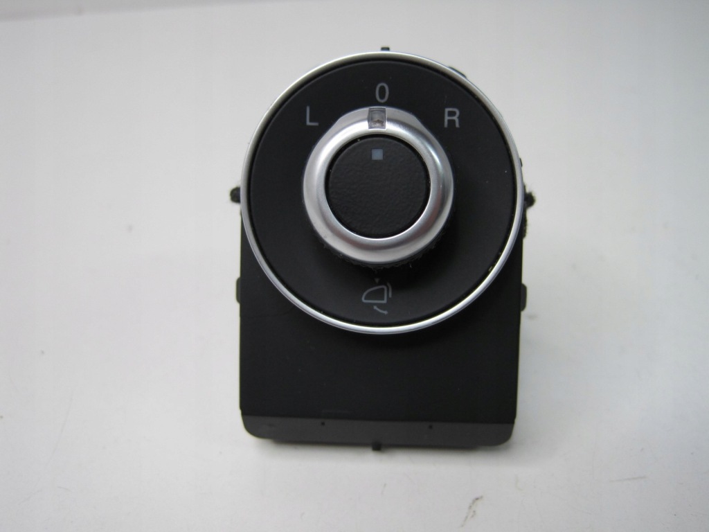 фото №1, Перемикач дзеркал alfa stelvio 01561181990