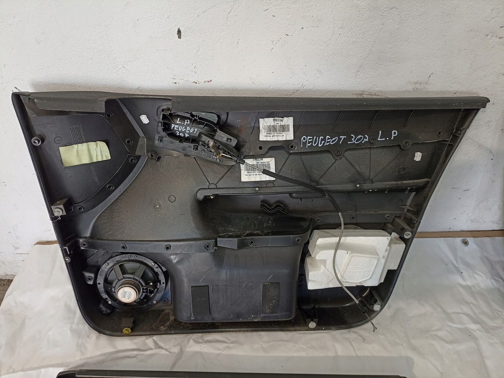 фото №7, Обшивки дверь комплект peugeot 307 2006 europa