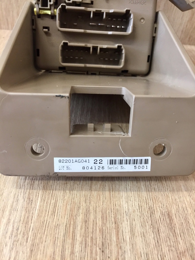 фото №1, Subaru legacy iv/outback коробка предохранителей