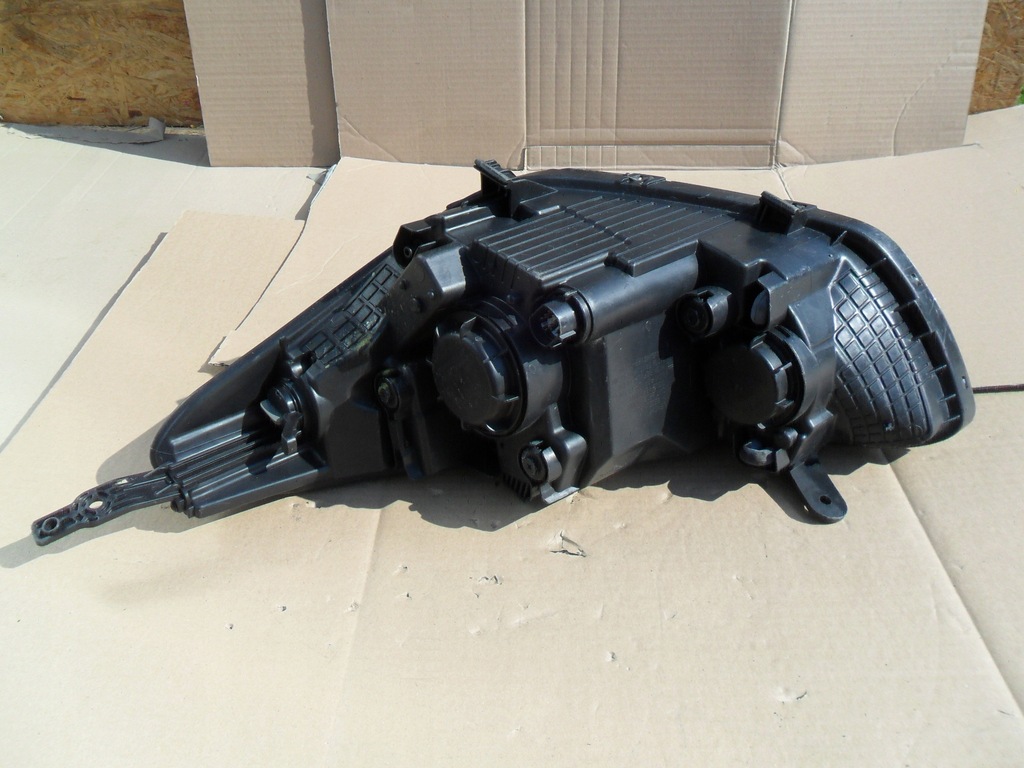 фото №11, Hyundai i20 лампа правая 92102-4p500