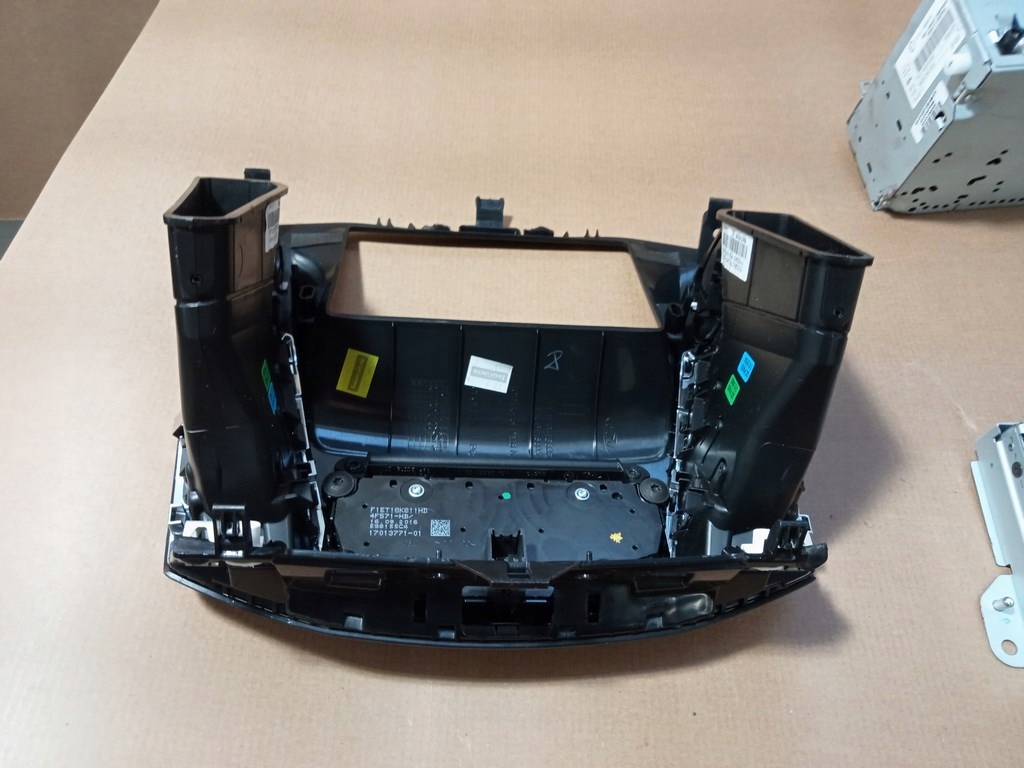 фото №15, Ford focus mk3 lift 15- радио панель синхронизация 2 дисплей navi коробка