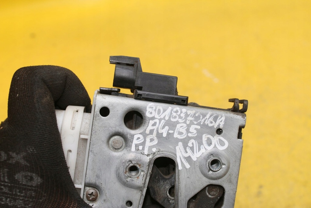 фото №8, Замок дверь правый перед 8d1837016a a4 b5 sedan