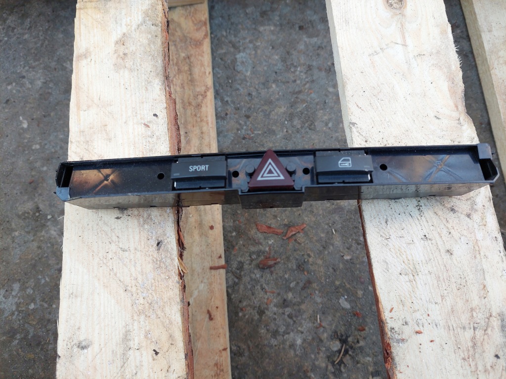 фото №1, Выключатель света аварийных opel astra h 13100107