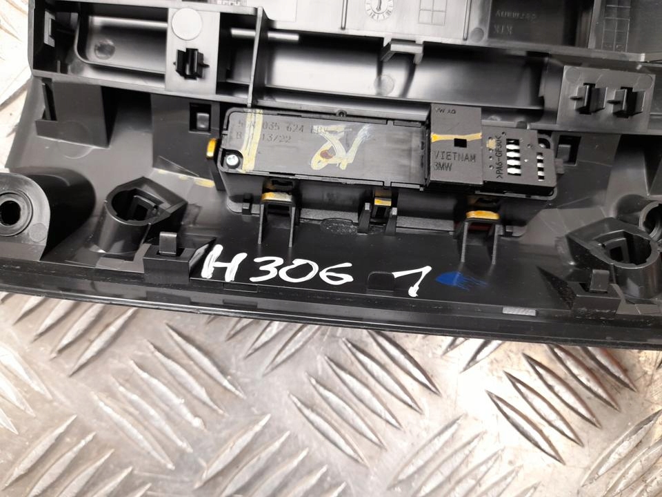 Внутрішнє освітлення volkswagen passat variant 2022 5g0867489b в Україні