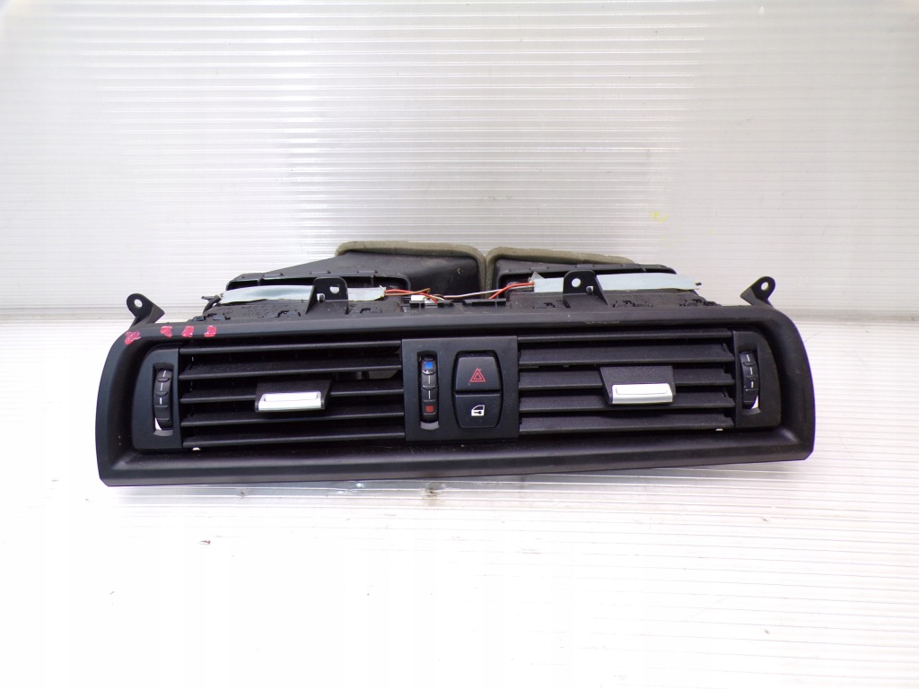 фото №1, Средняя решётка обдув bmw f10 f11 16828110