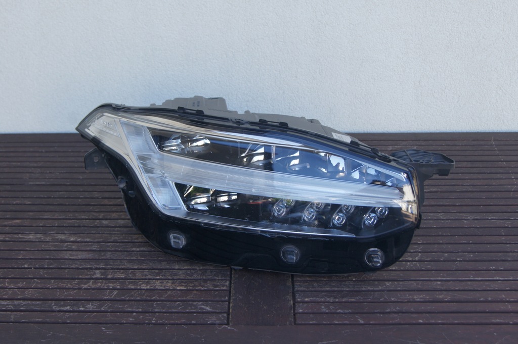 фото №1, Full led volvo xc90 ii правая europa 32228689