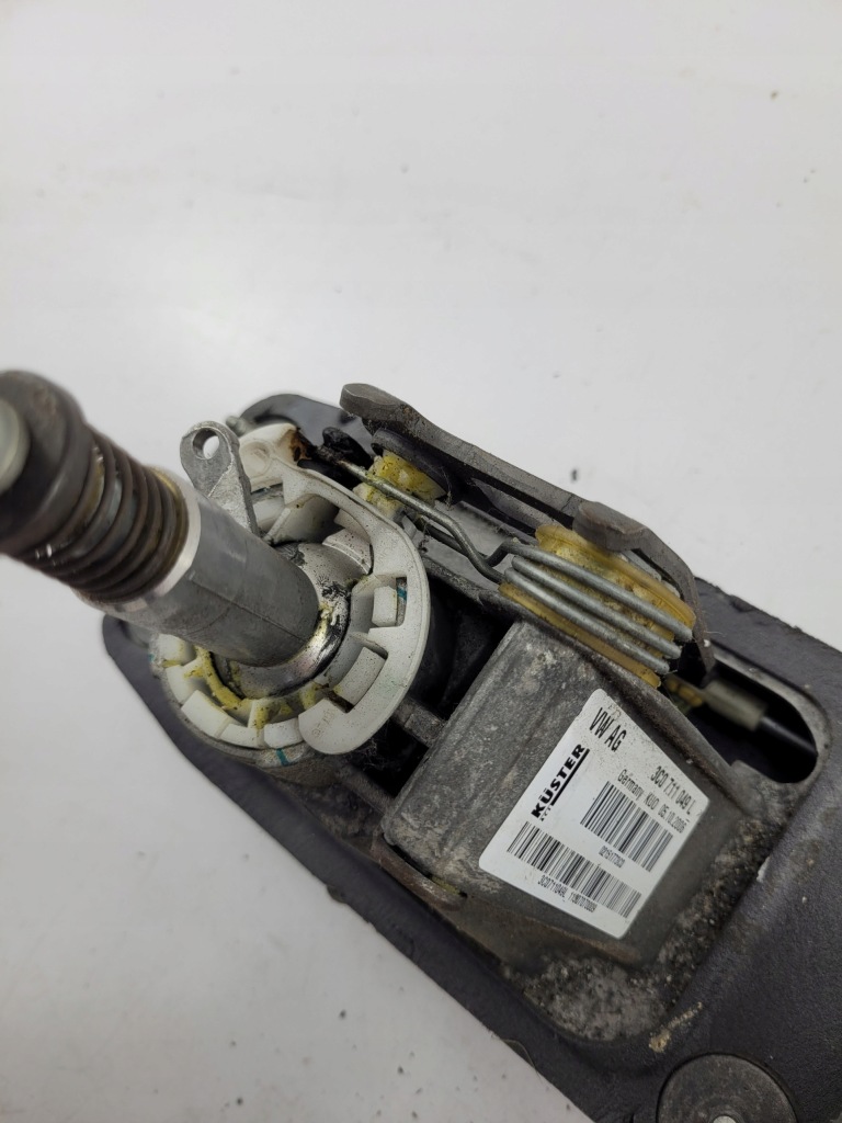 фото №10, Выборщик коробки передач vw passat b7 механическая коробка передач