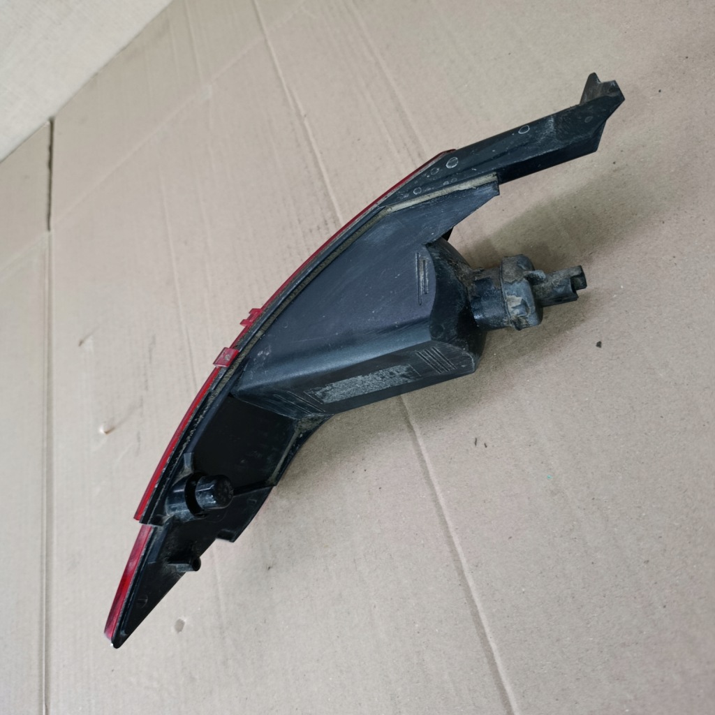 Фара протитуманна ліве задні ford fiesta mk7 8a61-15k273-ad Недорого