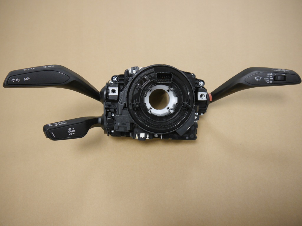 фото №1, Audi a1 82a переключатель комбинированный 82a953521dl