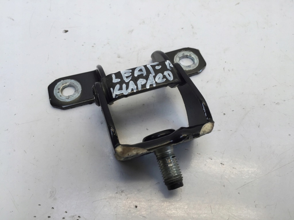 фото №1, Nissan leaf ii 2020 петля крышки багажника правый