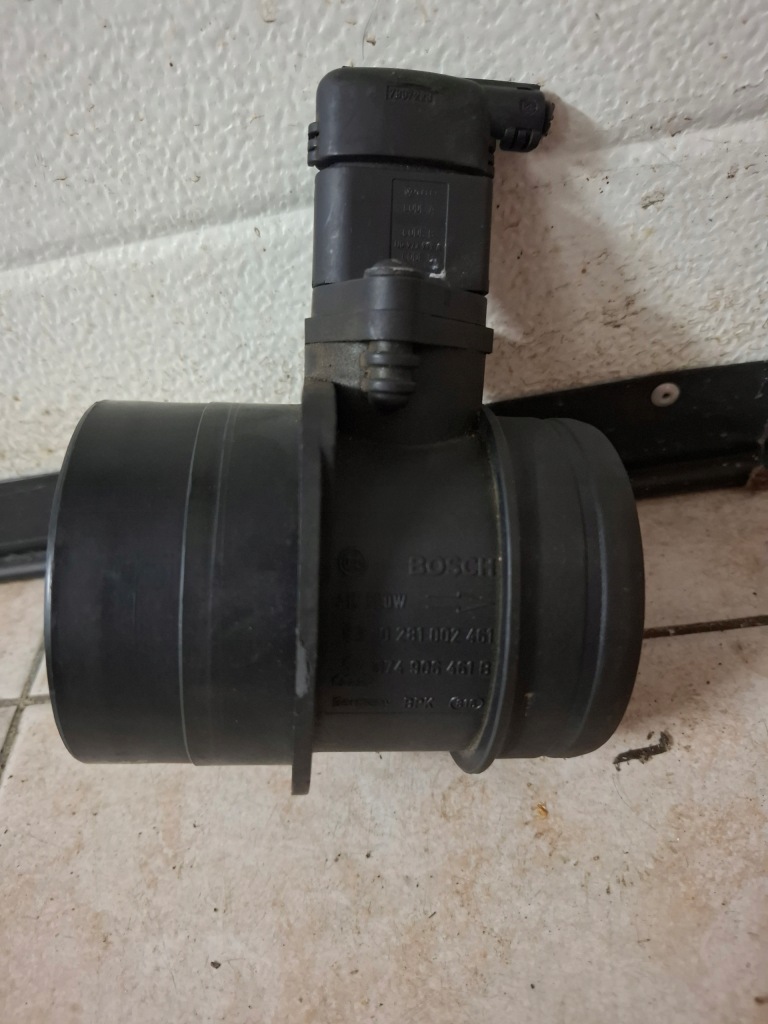 фото №1, Volkswagen golf 5 v 2.0 tdi витратомір bosch 074906461b 0281002461