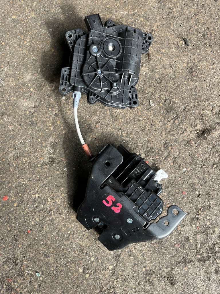 Купити 52 kia proceed iii замок кришки доводчик