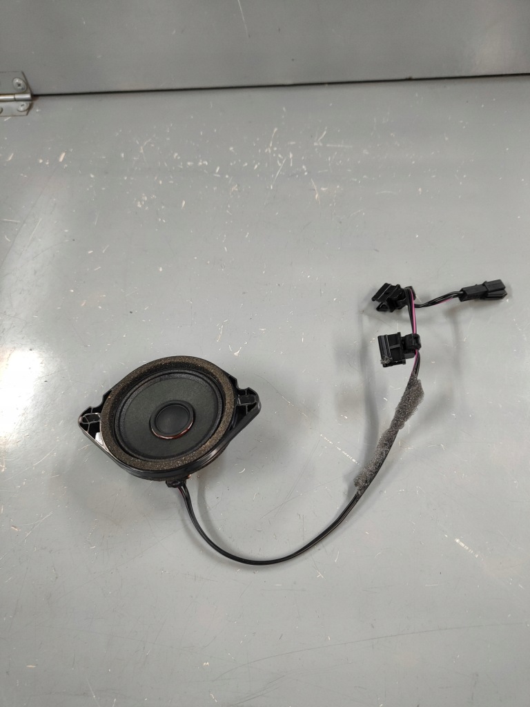 фото №1, Vw caddy 2k7 v 21- динамик вызова pompcy 2k7035709