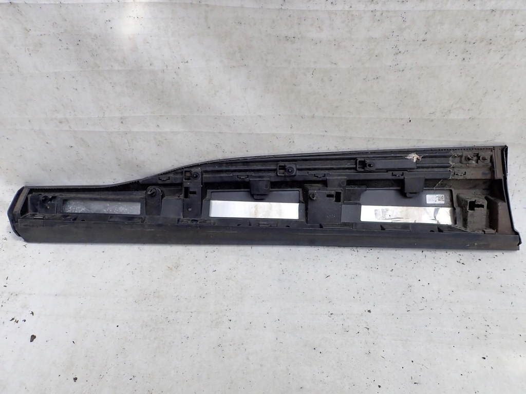 фото №9, Audi q8 e-tron 18- накладка молдинг двері правий перед