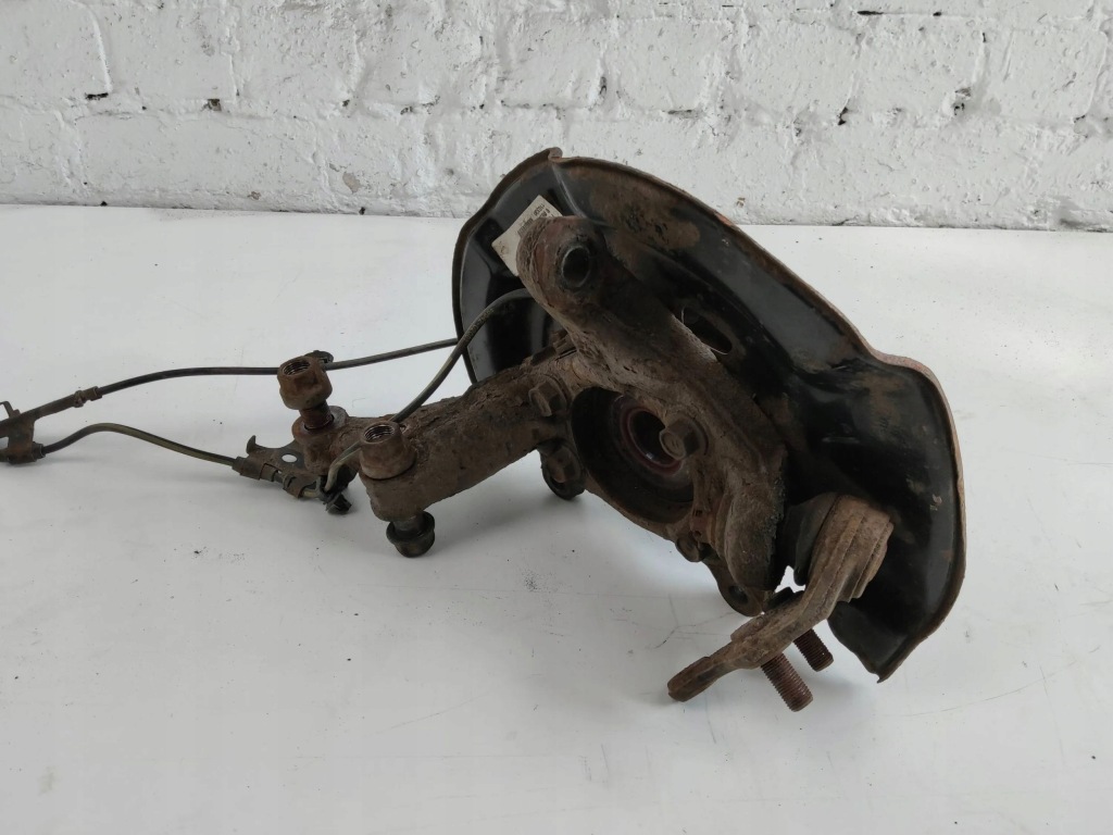 2011 toyota avensis t270 ступица колеса передний f38r7 Киев