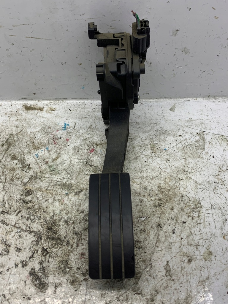 фото №1, Педаль газа потенциометр a4532900800 renault twingo iii 14-18 1.0 sce