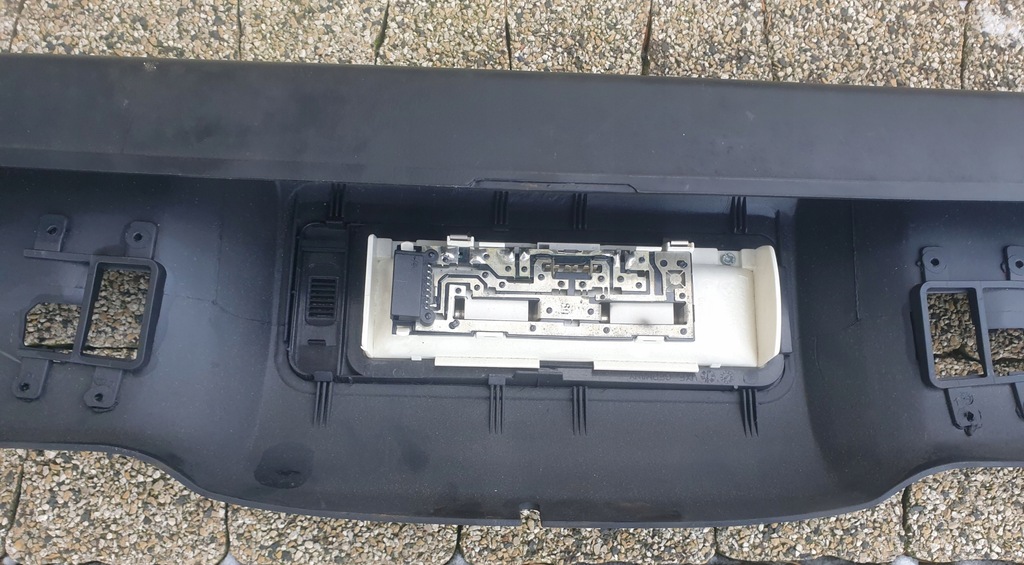 фото №7, Bmw z4 e85 e86 lift защита обшивка средний лампа 7016664 oryg