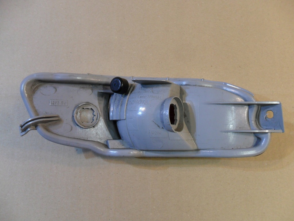 фото №7, Лампа задня права toyota yaris verso 2001-2004