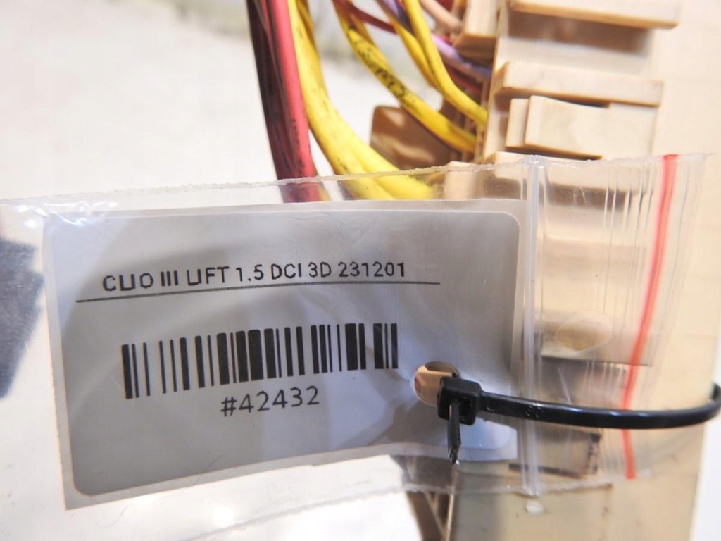 фото №4, Коробка предохранителей renault clio iii 1.5 dci 8200241944