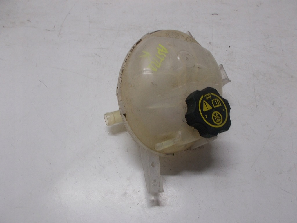 фото №1, Opel astra k бачок wody