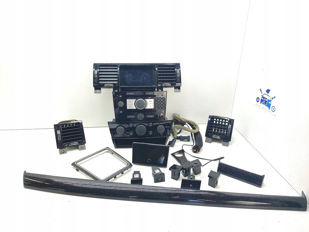 фото №1, Opel signum 2004 панель / радиопроигрыватель cd/dvd/gps