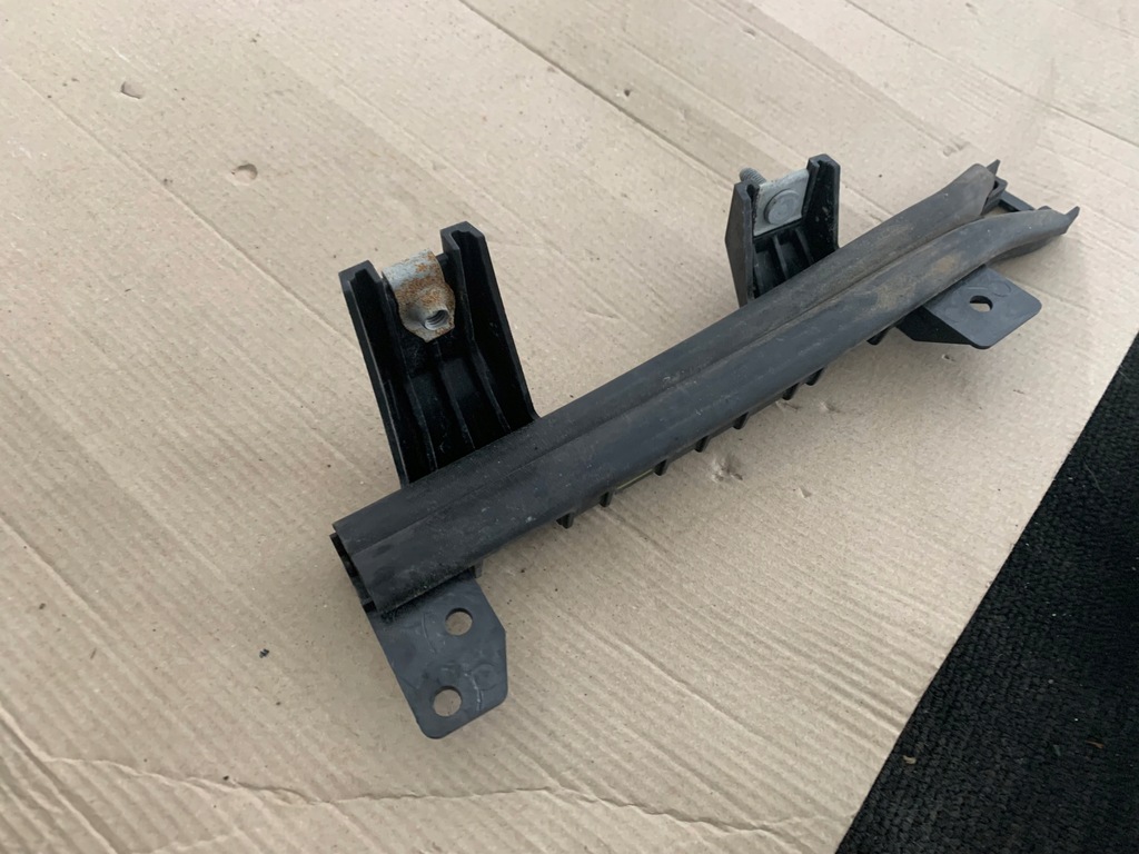 фото №9, Ford mustang mach-e rwd рамка напрямна двері лівий задня оригінал