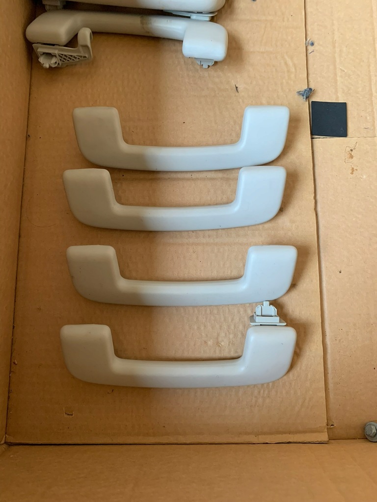 фото №1, Renault clio v captur ii ручка do потолочный кронштейн кронштейн перед