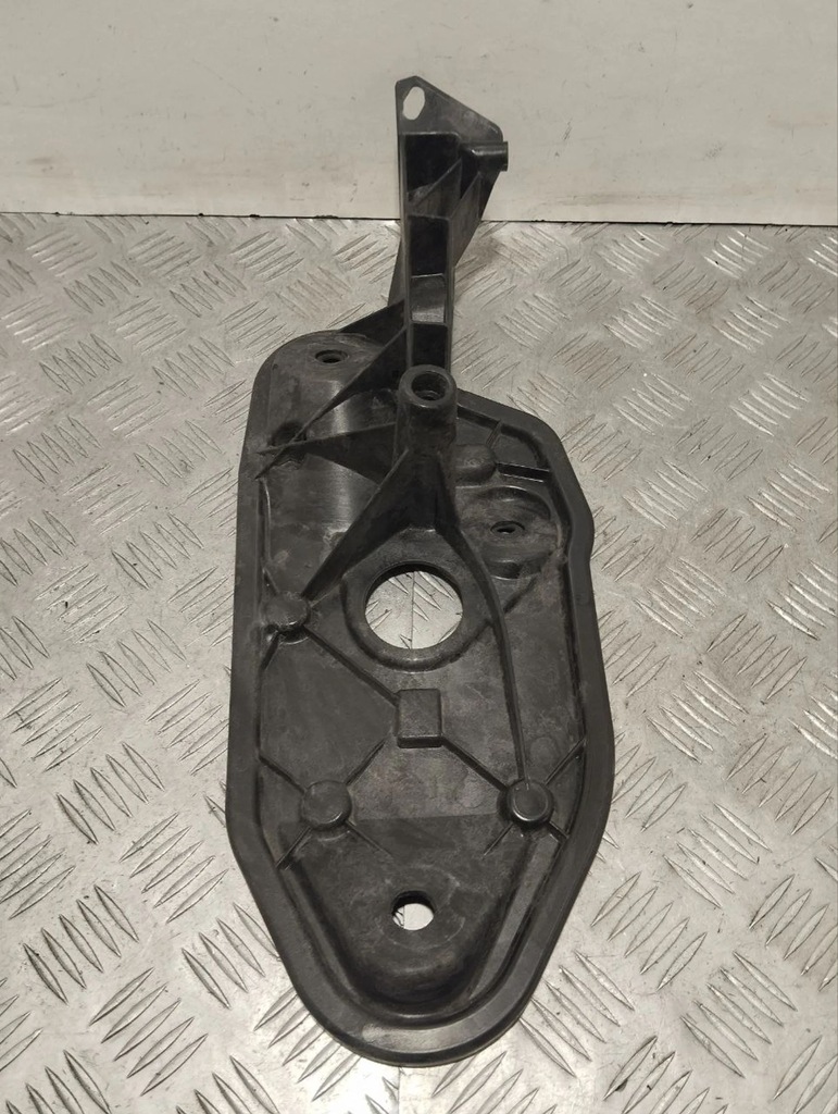 фото №6, Aston martin db11 2019 другой элементы туннель среднего hy5313262b