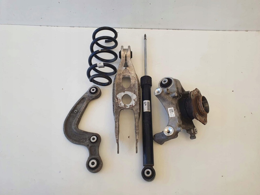 фото №1, Audi a4 b9 пружина важіль поворотний кулак амортизатор