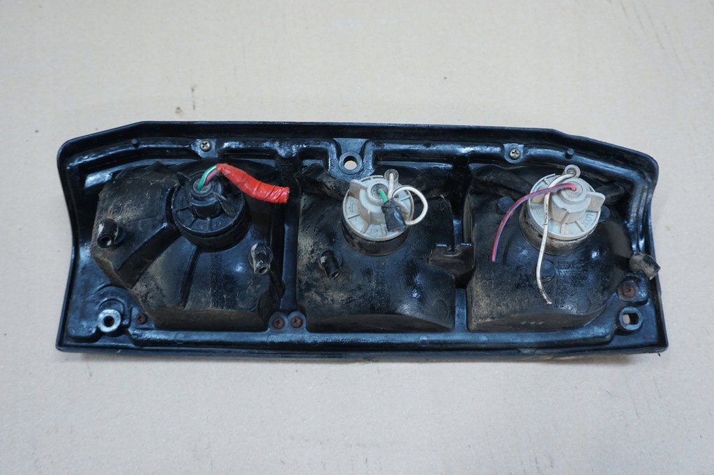 фото №16, Land cruiser lj70 лампа лівий задня w крила 89r