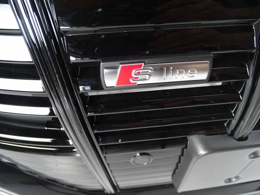 фото №8, Бампер перед передний audi e-tron 4ke s-line