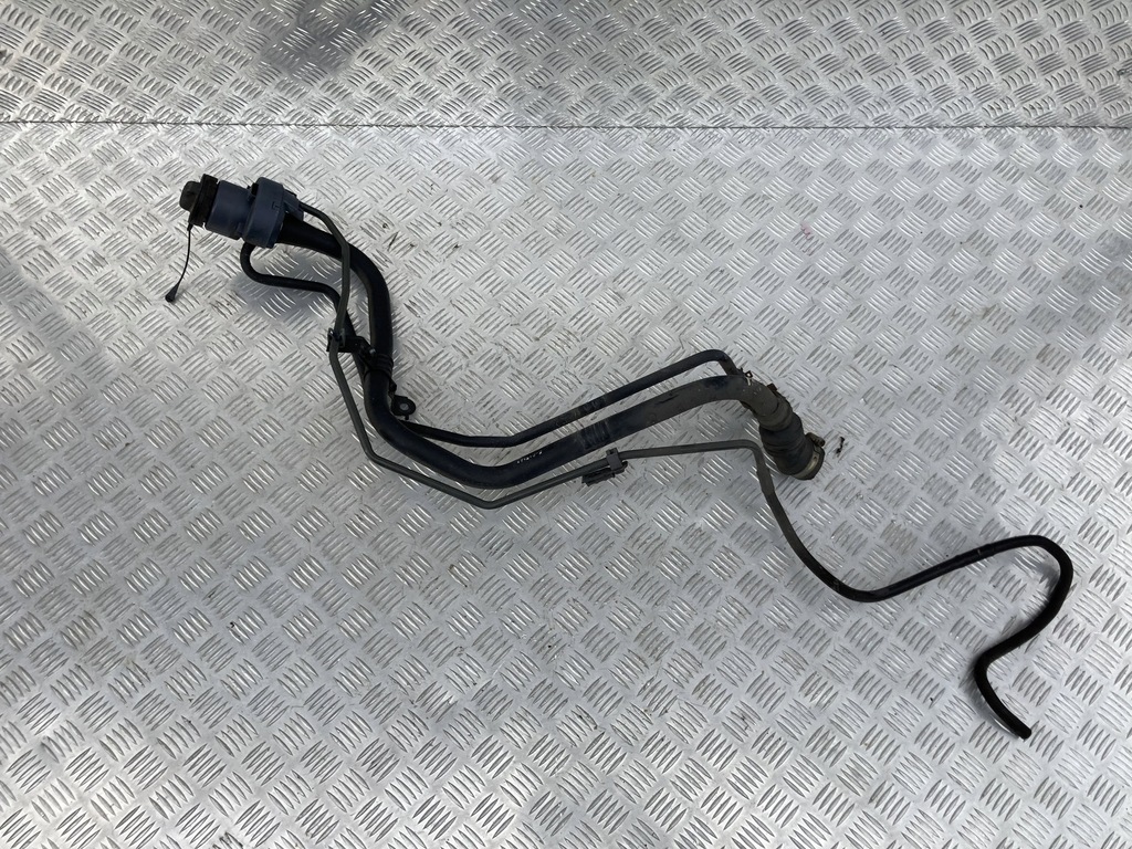 фото №1, Заливная горловина топлива toyota prius iv 15- 1.8