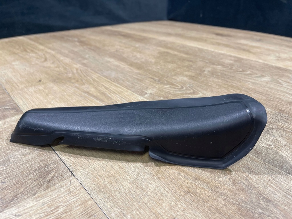 Купити Захист лампи лівий задній bmw g26 8739613