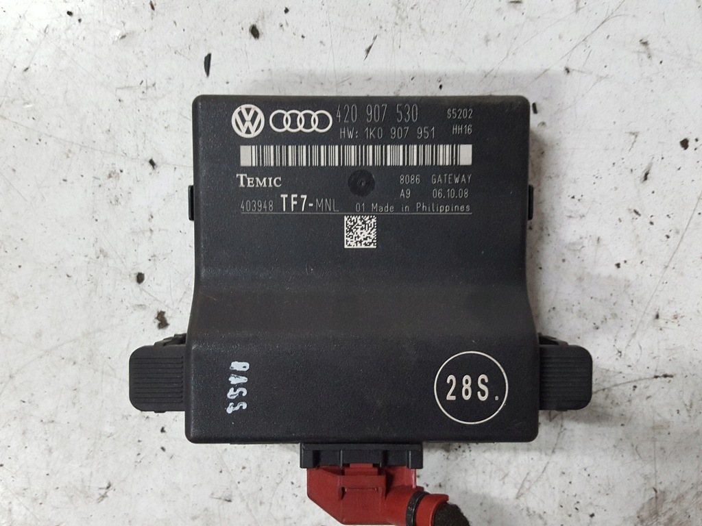 фото №1, Audi r8 420 06r- модуль блок керування шлюз