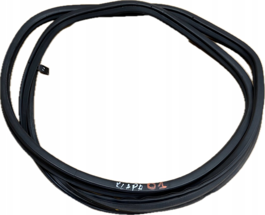 фото №1, O1 hyundai genesis g80 2013 - прокладка кришки багажника