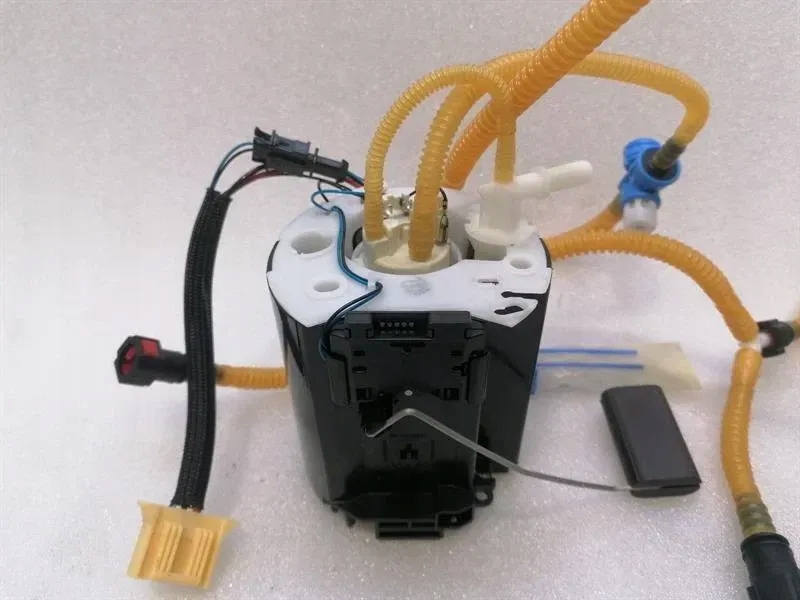 Mclaren 600lt spider fuel насос electric 11k0027cp Недорого