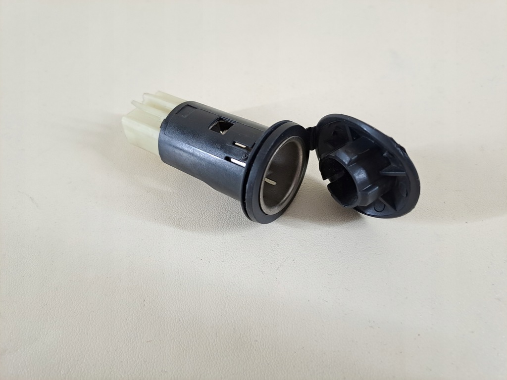 фото №1, Роз'єм 12v задня задні живильні прикурювача peugeot expert iii 3 17r